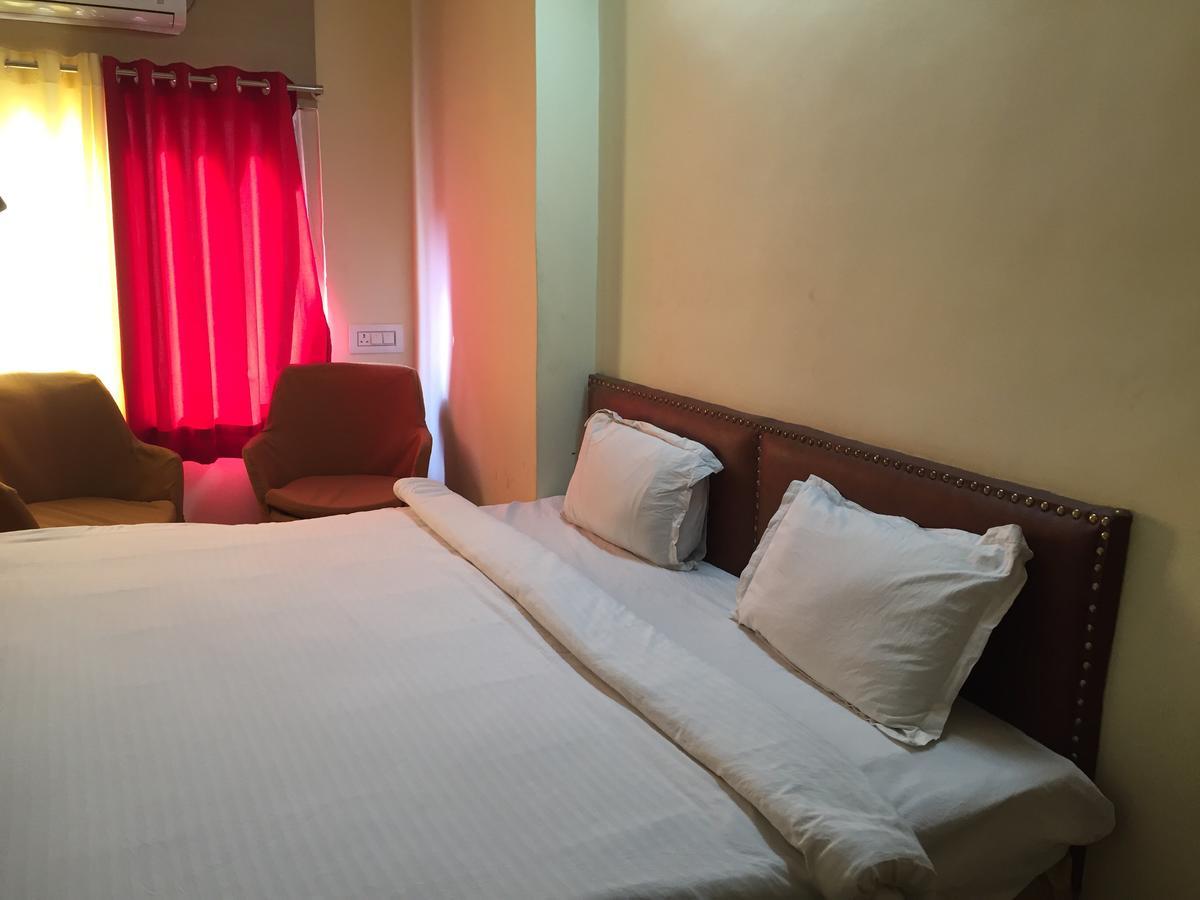 Hotel Ashirwad ウダイプル エクステリア 写真